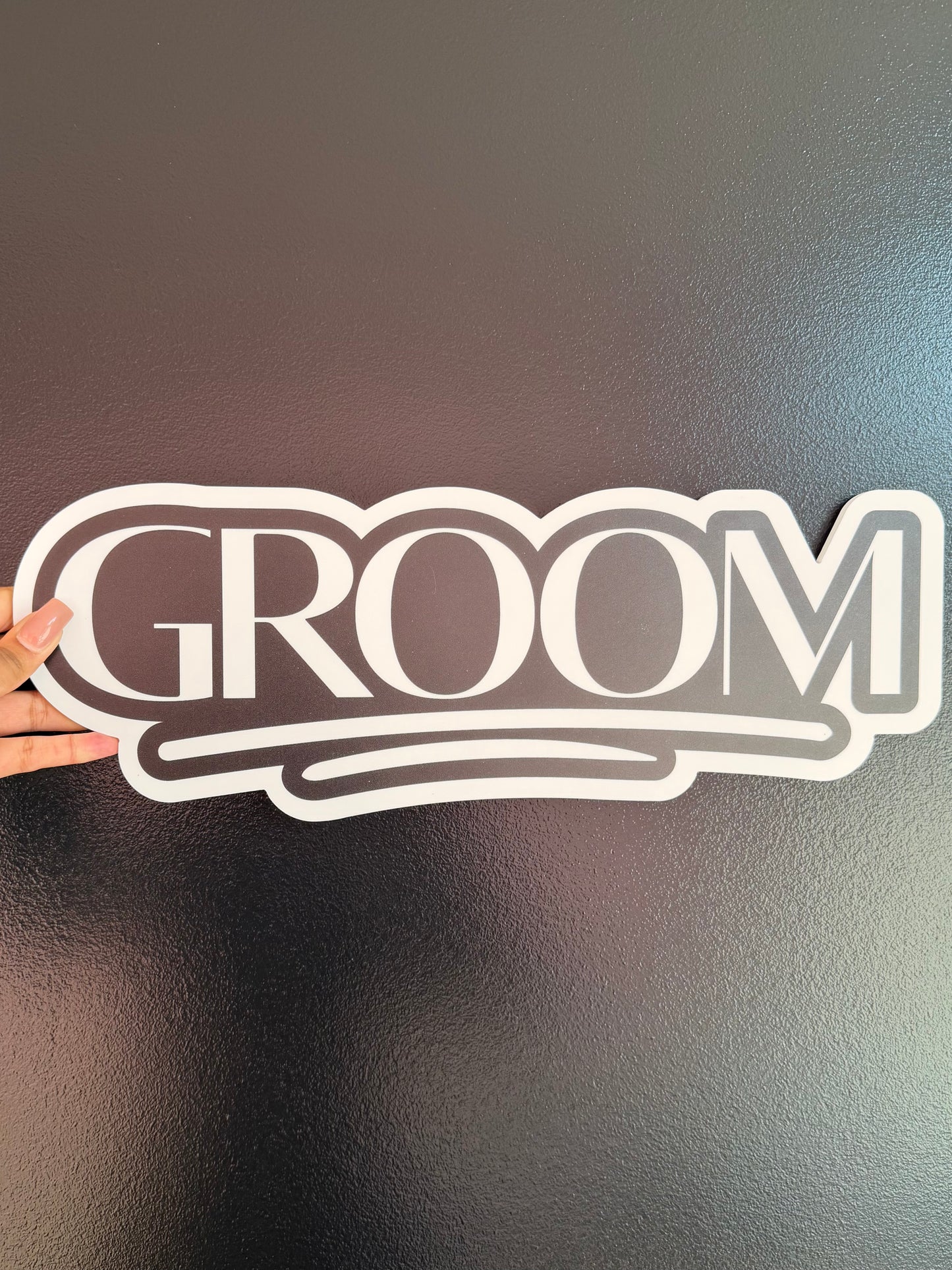 SINGLE PROP: GROOM