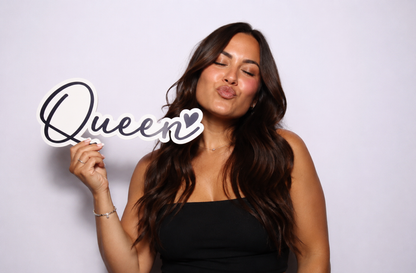 SINGLE PROP: QUEEN
